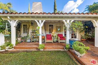 5918 Canyon Cove in Los Angeles, CA - Building Photo - Building Photo