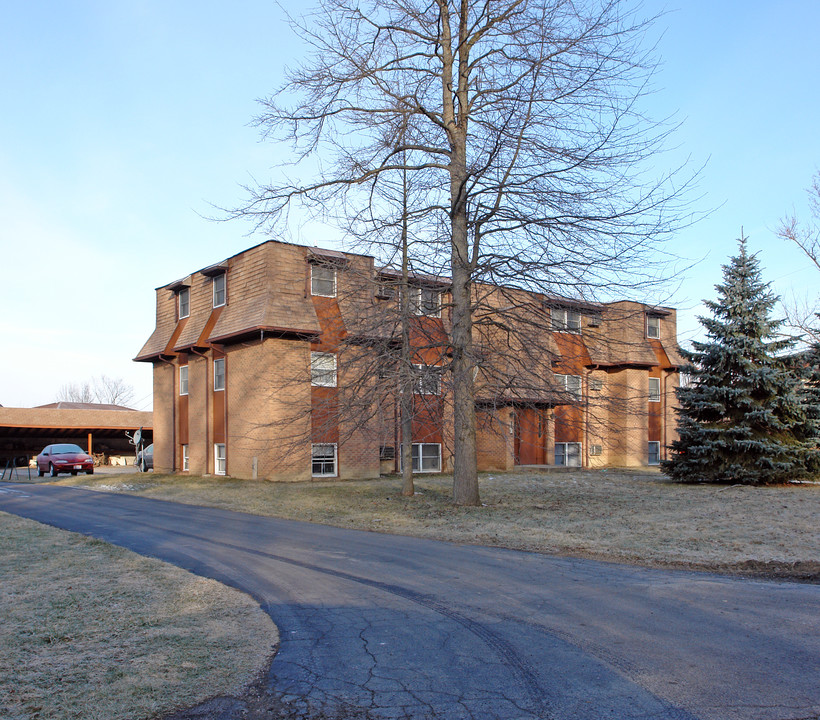 8136 Stadler Ave in Youngstown, OH - Building Photo