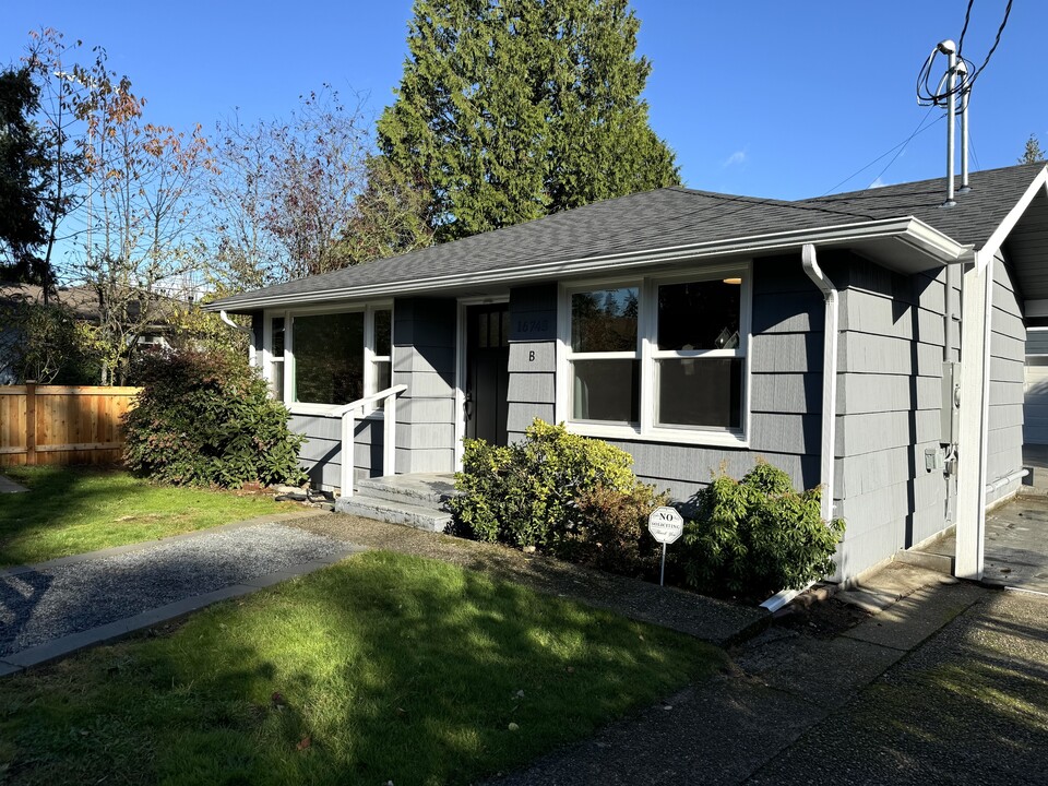 16748 Linden Ave N in Shoreline, WA - Foto de edificio