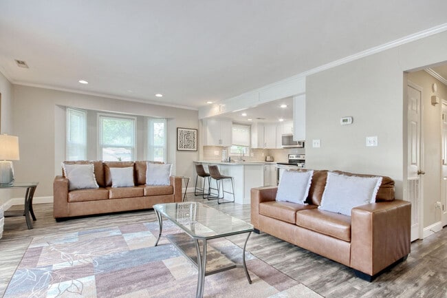 property at 1563 Elizabeth Rd