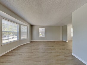 4211 Highland Ave in Kansas City, MO - Building Photo - Building Photo