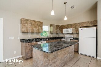 6109 Higgins Ave in Ft. Myers, FL - Building Photo - Building Photo