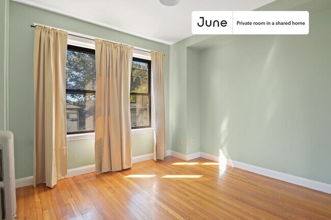 Private bedroom in 4 bed/1 bath Home in Boston, MA - Building Photo - Building Photo