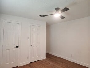 511 S Kansas St in La Porte, TX - Building Photo - Building Photo