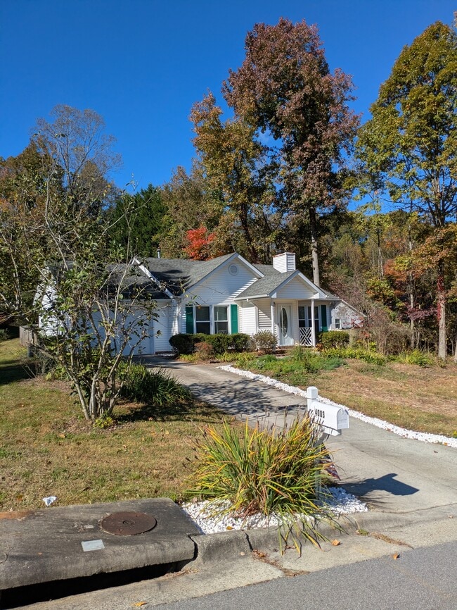 4003 Persimmon Court in Greensboro, NC - Building Photo - Building Photo