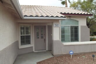 2583 Cornerbrook Cir in Henderson, NV - Building Photo - Building Photo