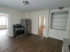 415 Stanley St, Unit 2 in New Britain, CT - Building Photo - Building Photo