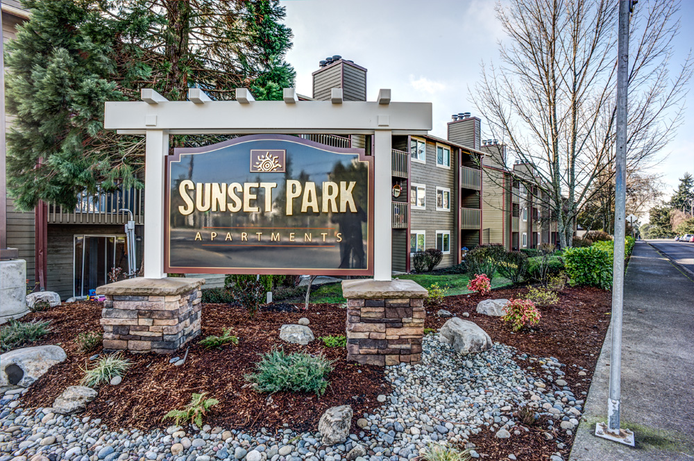 Sunset Park Apartments in Seattle, WA - Building Photo