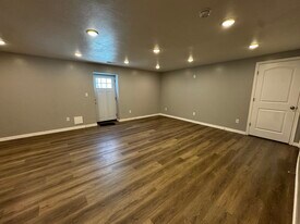 43 E Argyle Way in Saratoga Springs, UT - Building Photo