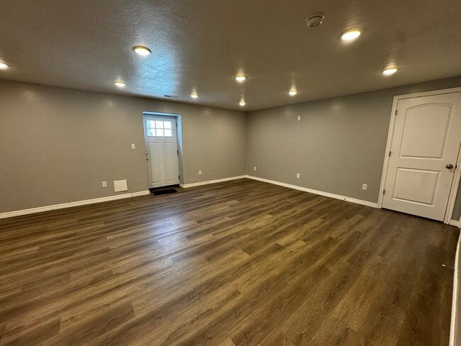 property at 43 E Argyle Way