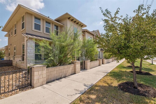 6814 E Riverside Dr in Austin, TX - Building Photo - Building Photo