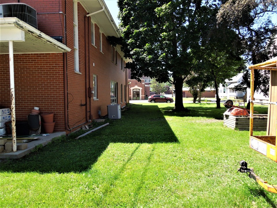 702 Michigan Ave in North Fond Du Lac, WI - Building Photo