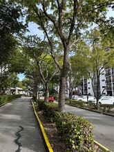 16909 N Bay Rd in Sunny Isles Beach, FL - Building Photo - Building Photo