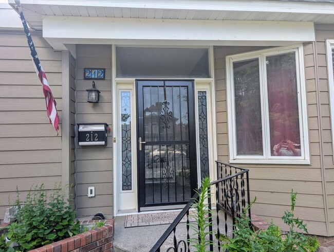 212 3rd Ave N in Great Falls, MT - Foto de edificio - Building Photo