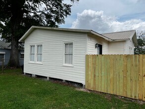 301 St Julien Ave in Lafayette, LA - Building Photo - Building Photo