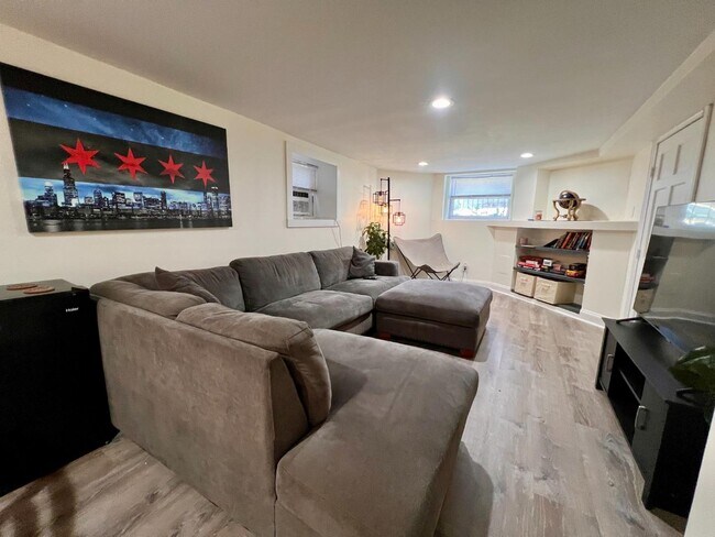 property at 2449 N Maplewood Ave