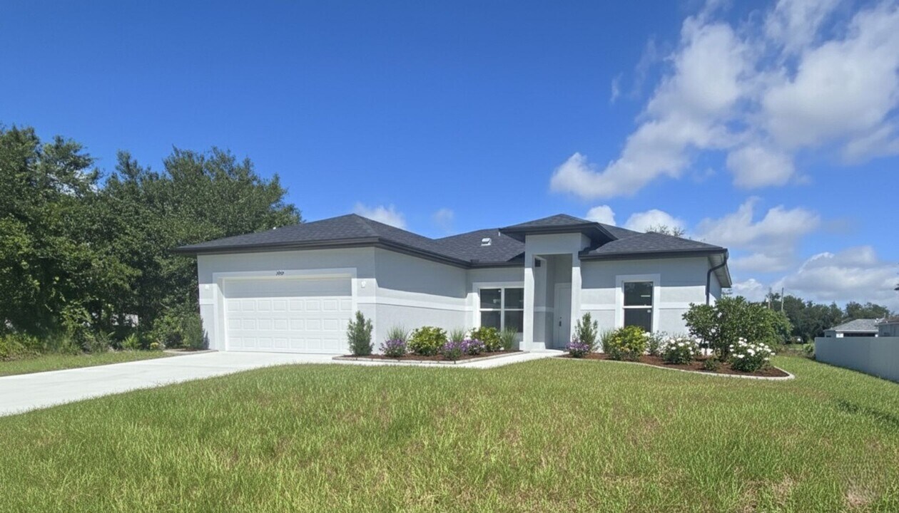 2502 28th St SW in Lehigh Acres, FL - Building Photo