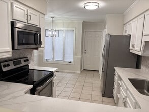 655 Croston Dr in Winston-Salem, NC - Building Photo - Building Photo