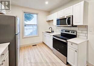 857 Dundas St in London, ON - Building Photo - Building Photo