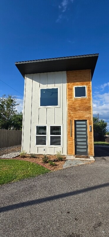 404 W Wichita St in Bowie, TX - Foto de edificio - Building Photo