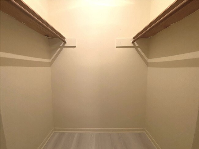 property at 9515 Hendon Ln