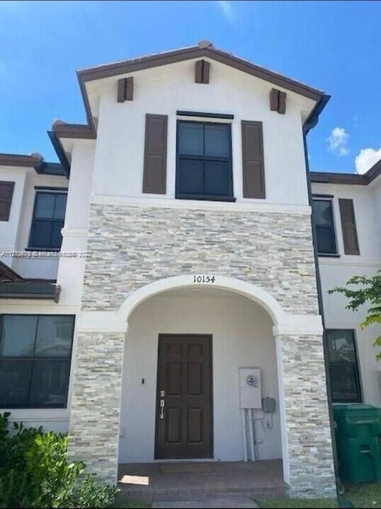 10154 SW 228th Terrace in Cutler Bay, FL - Building Photo