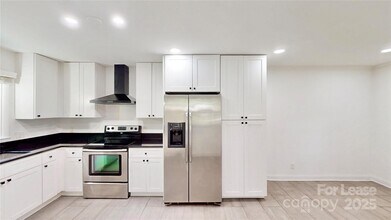 3414 Bonneville Dr in Charlotte, NC - Building Photo - Building Photo