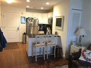 947 Hope St in Stamford, CT - Building Photo - Building Photo