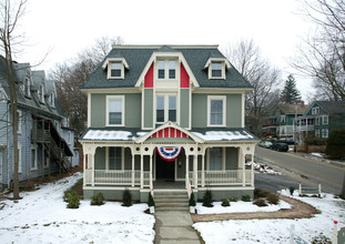 Huntington House Condominium in Norwich, CT - Building Photo - Building Photo