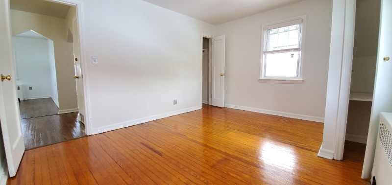 70 Hobart Pl in Totowa, NJ - Building Photo