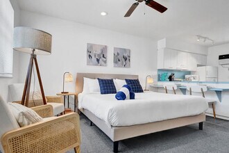 851 N Surf Rd in Hollywood, FL - Building Photo - Building Photo