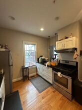 171 Walnut St, Unit 2 in Somerville, MA - Foto de edificio - Building Photo
