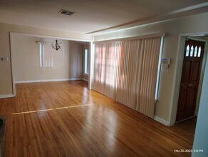 4734 Allott Ave in Sherman Oaks, CA - Foto de edificio - Building Photo