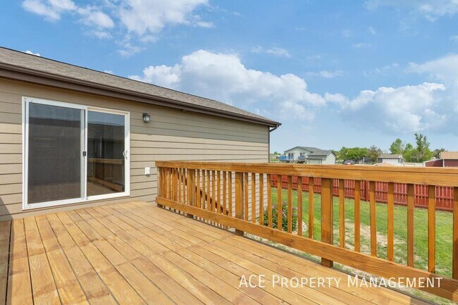 540 Pride Ct in Box Elder, SD - Building Photo - Building Photo