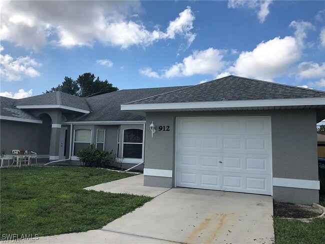 912 Cape Coral Pkwy W in Cape Coral, FL - Building Photo - Building Photo