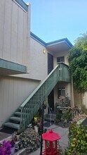 2939 Cowley Way in San Diego, CA - Building Photo - Building Photo