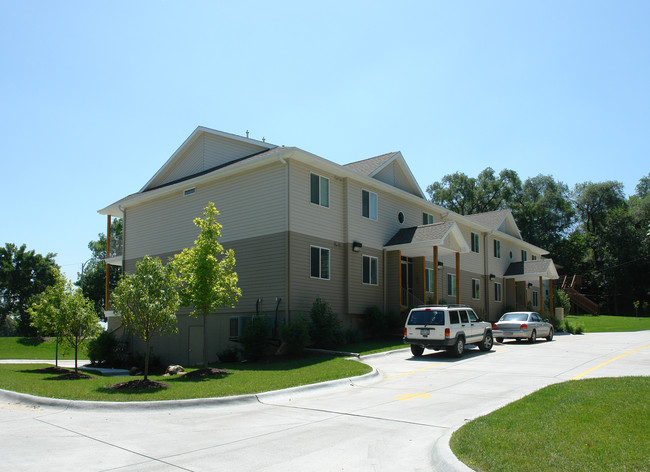 Spring Lake Apartments in Omaha, NE - Building Photo - Building Photo