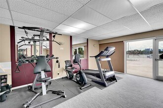 95 N Birch Rd, Unit 303 in Fort Lauderdale, FL - Foto de edificio - Building Photo