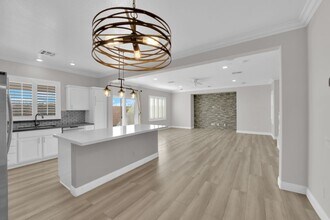 816 Sand Primrose St in Las Vegas, NV - Building Photo - Building Photo