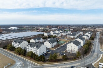 Courthouse Commons in Central Islip, NY - Foto de edificio - Building Photo