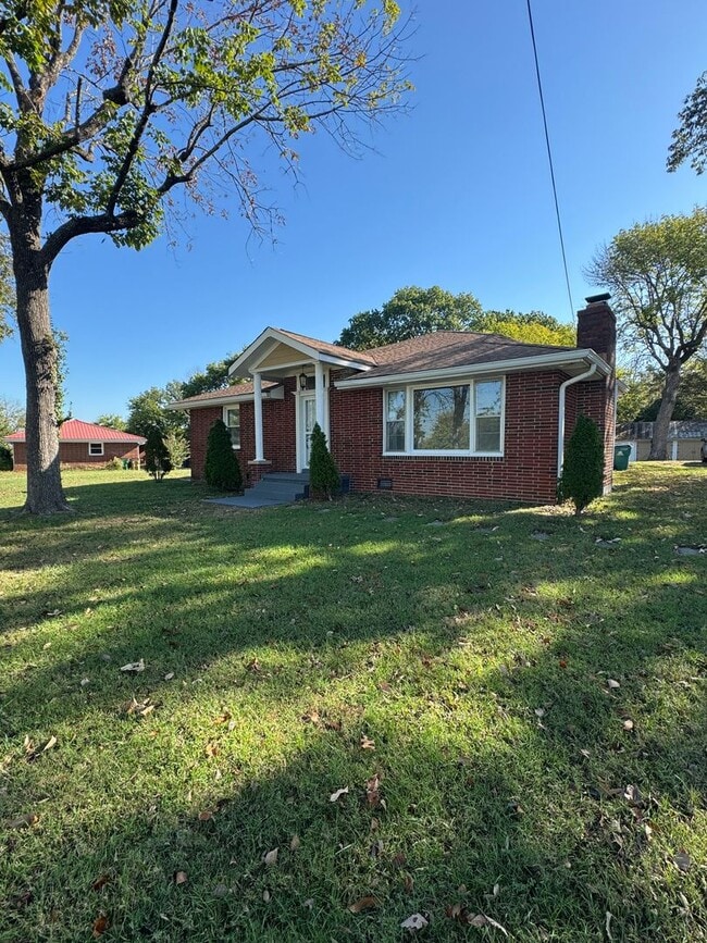 property at 912 Highland Cir