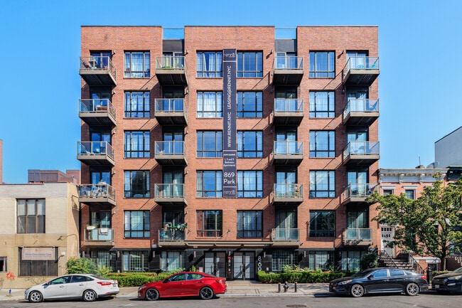 869 Park Ave in Brooklyn, NY - Building Photo - Building Photo