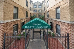 711 W Brompton Ave, Unit #711-47 in Chicago, IL - Building Photo