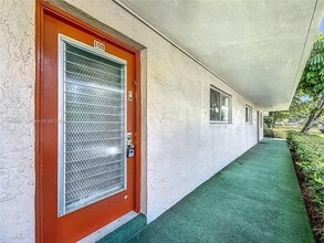 3501 Inverrary Dr in Lauderhill, FL - Building Photo - Building Photo