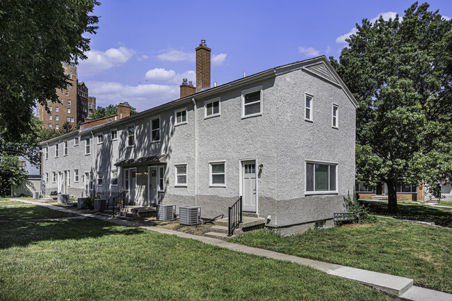 Baltimore Townhomes in Kansas City, MO - Foto de edificio - Building Photo