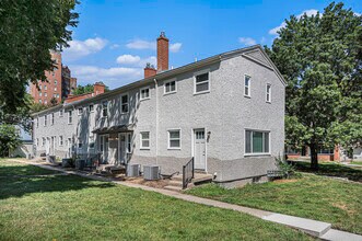 Baltimore Townhomes in Kansas City, MO - Foto de edificio - Building Photo