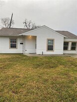 6103 Sherwood Dr in Houston, TX - Building Photo