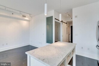 1011 M St NW, Unit 606 in Washington, DC - Building Photo - Building Photo
