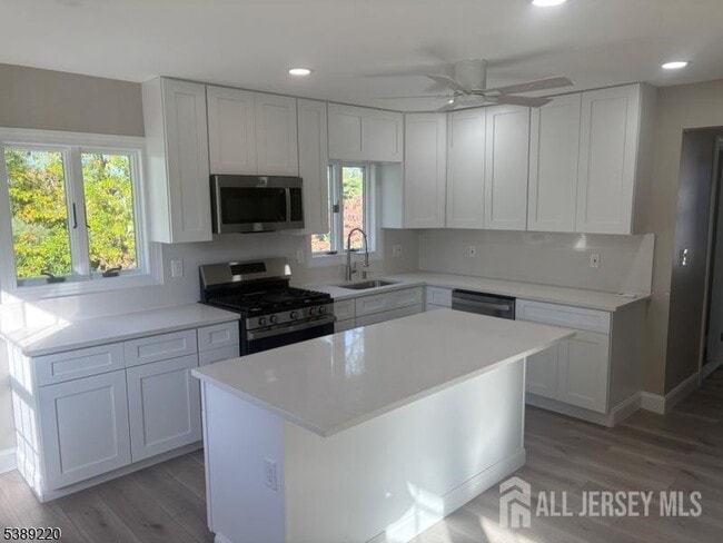 428 Highland Ave in South Plainfield, NJ - Building Photo - Building Photo