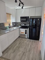 3048 Sunrise Lakes Blvd in Sunrise, FL - Building Photo